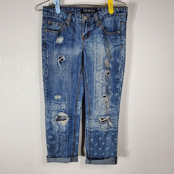 Premiere Rue 21 Womens Size 1/2R Distressed Bandana Print Blue Denim Capri 30x23 - Picture 1 of 8
